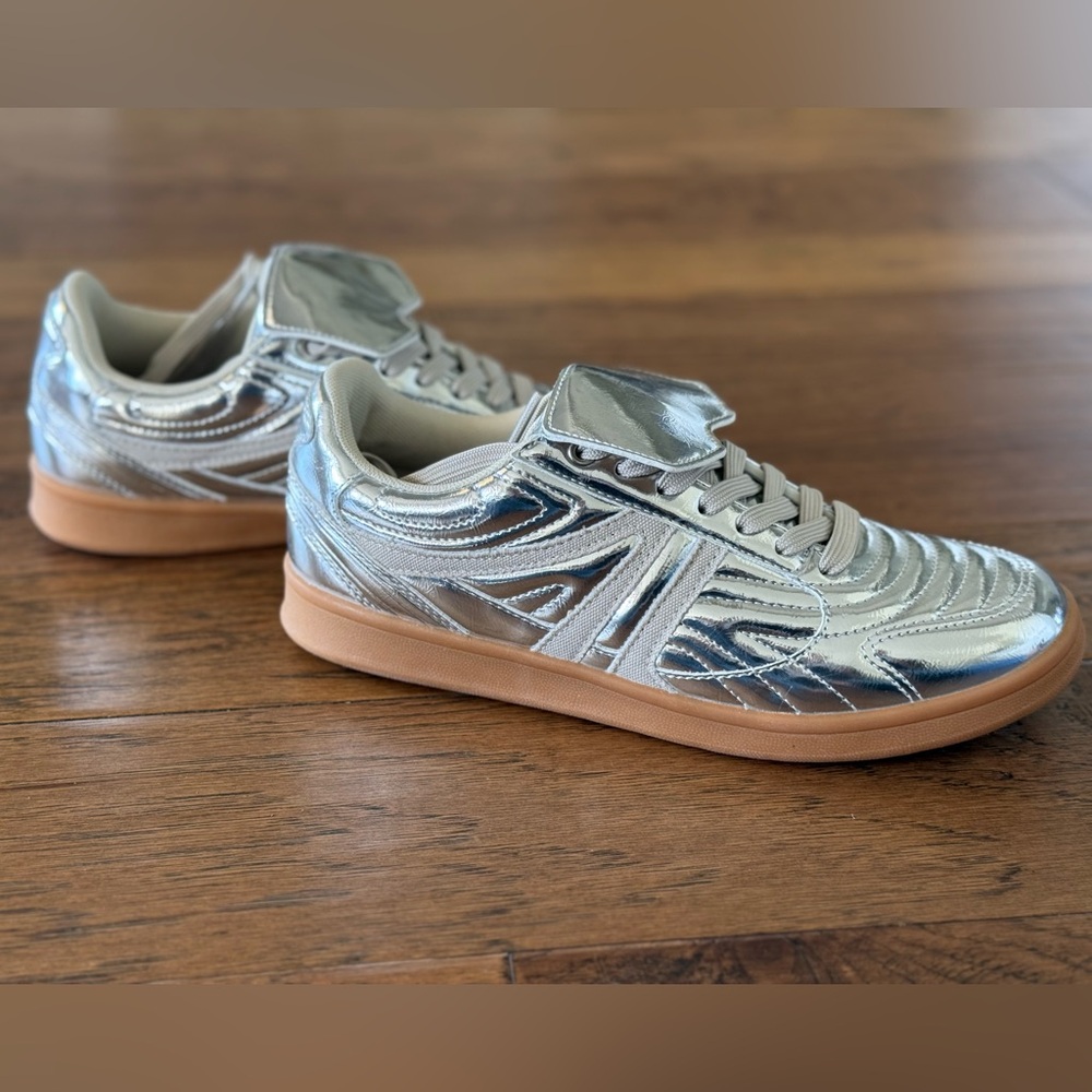 ‼️SOLD‼️ Steve Madden Metallic Silver Casual Sneakers SZ 9